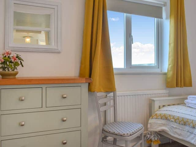 Single bedroom | Bee&rsquo;s Place, Whitby