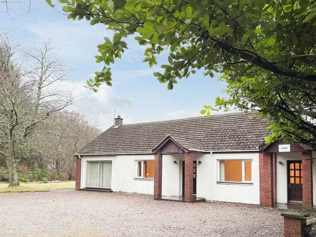 Exterior | Oich View - Great Glen Waterside Cottages, Spean Bridge