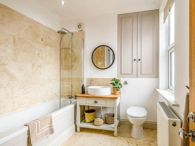 Bathroom | Wisteria Cottage, Heacham