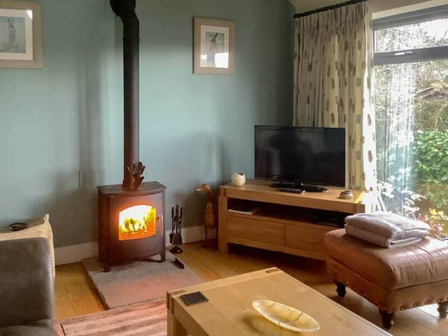 Living room | Rusty&rsquo;s Cottage - Wisteria and Rusty&rsquo;s Cottages, Buttercrambe, near York