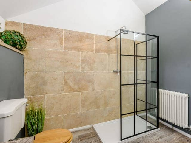 Shower room | 1 Lamb Barn, Clacton-on-Sea