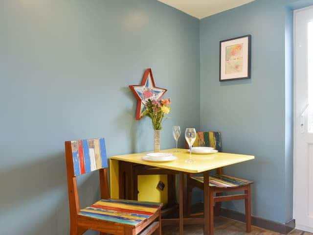 Dining Area | Polly&rsquo;s Place, Freshwater