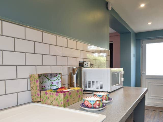 Kitchen area | Polly&rsquo;s Place, Freshwater