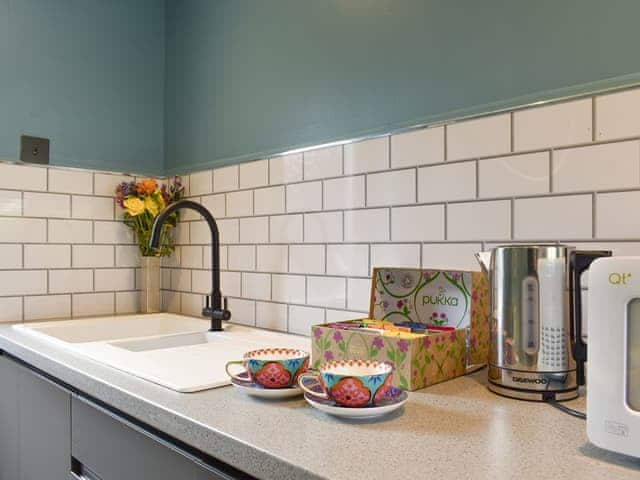 Kitchen area | Polly&rsquo;s Place, Freshwater