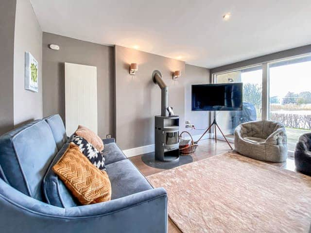 Living area | Linnet Cottage, South Cerney