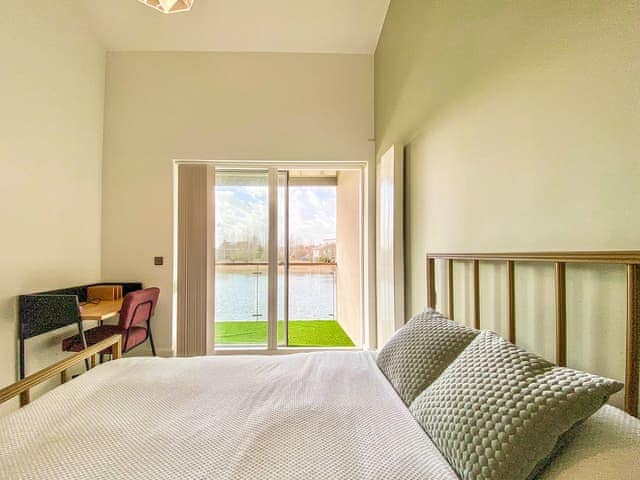 Double bedroom | Linnet Cottage, South Cerney