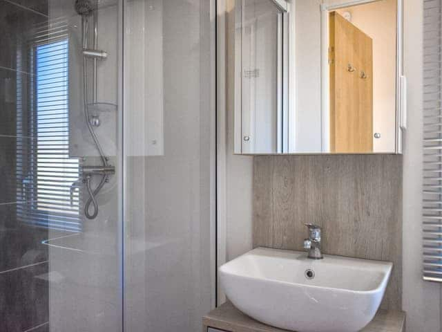 Shower room | The Endeavour - Flask Country Lodges, Robin Hood&rsquo;s Bay