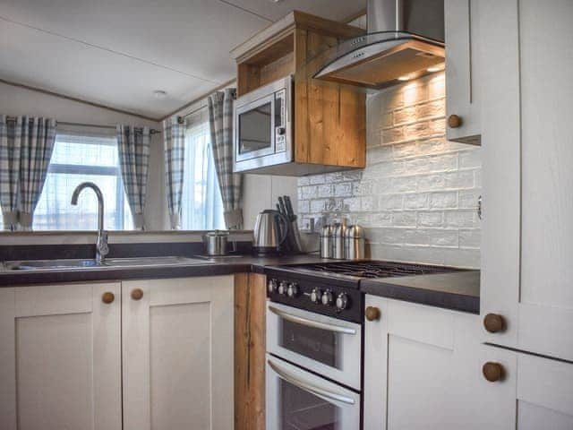 Kitchen | Everard - Flask Country Lodges, Robin Hood&rsquo;s Bay