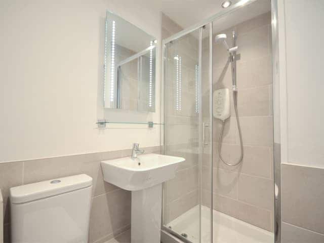Shower room | Sail Loft (Marine Parade), St Mawes