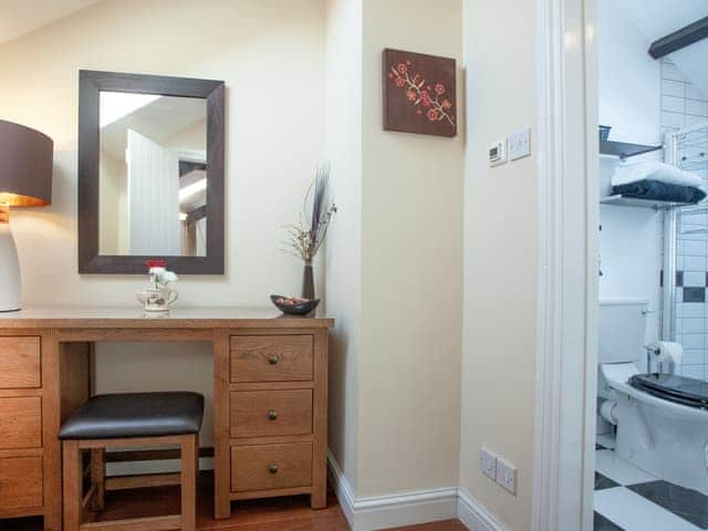 Double bedroom | Dunstone Cottage, Cadover Bridge