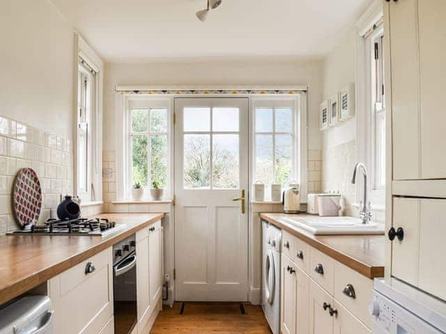 Kitchen | Halcyon, Freshwater