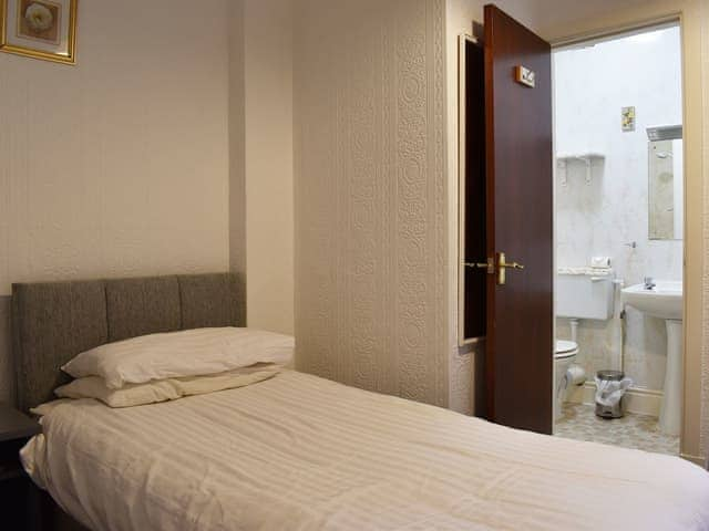 Twin bedroom | Ocean View House, Blackpool