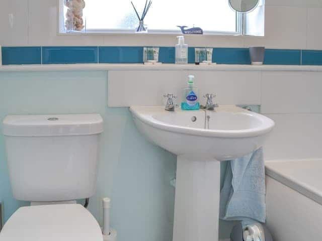 Bathroom | Betty&rsquo;s Cottage, North Walsham