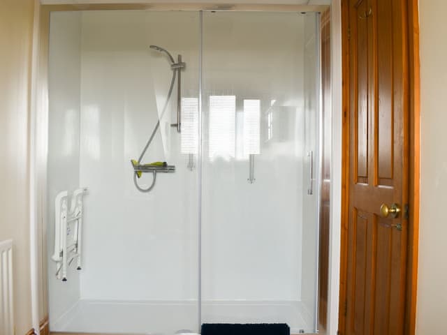 Shower room | Maverhurst, Bracklesham Bay