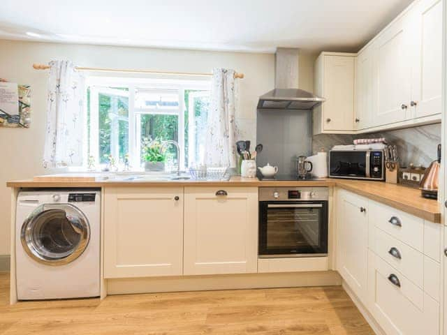 Kitchen | Hampsfell Cottage - Grange Cottages, Grange Over Sands