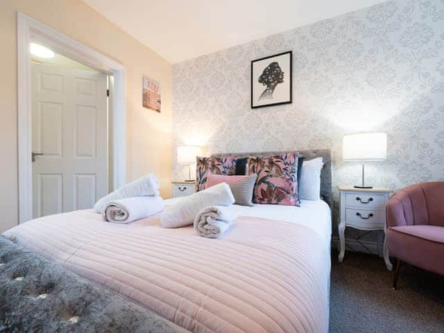 Double bedroom | Town House II - The Town Houses, Scarborough