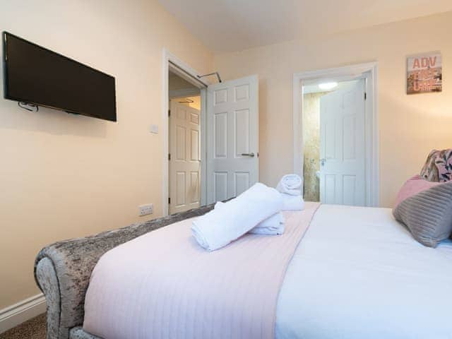 Double bedroom | Town House II - The Town Houses, Scarborough