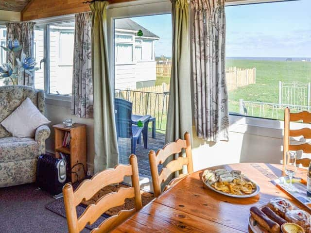 Living room/dining room | Sea-Scape, Bacton