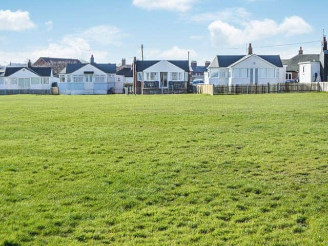 Setting | Sea-Scape, Bacton