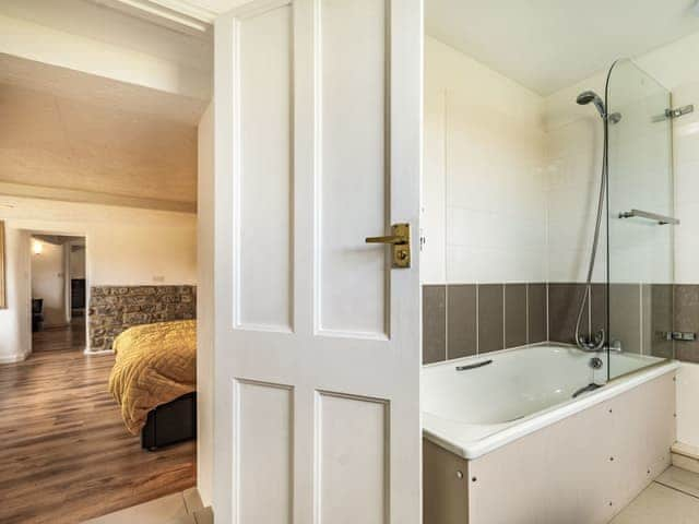 En-suite | Lily Green Retreats - Arthur Bear - Lily Green Retreats , Greenhow Hill