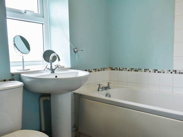 Bathroom | Riverside Cottage, Maulds Meaburn in the Eden Valley, Cumbria