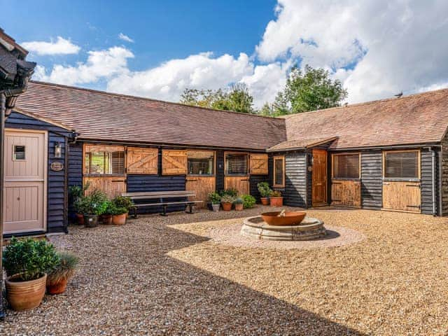 Exterior | South Stable - The Stables at Crabtree Farm, Hastingleigh