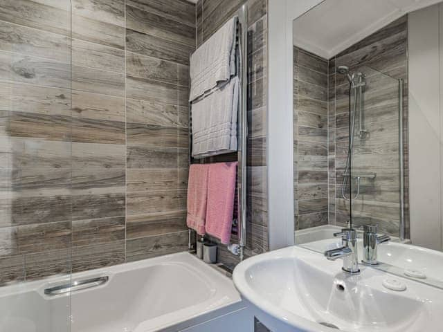 Bathroom | Coastal Retreat - The Laurels, Addlethorpe, near Skegness