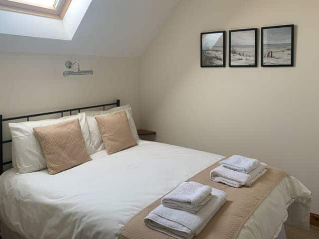 Double bedroom | The Granary - Meals Farm Cottages, North Somercotes, Mabelthorpe