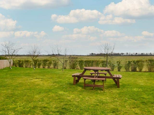 Garden | Sea Dreams - Sea Dreams and Windsong, Theddlethorpe, near Mablethorpe