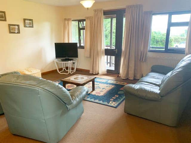 Living area | Oak Lodge - Wayside Lodges, Bromham