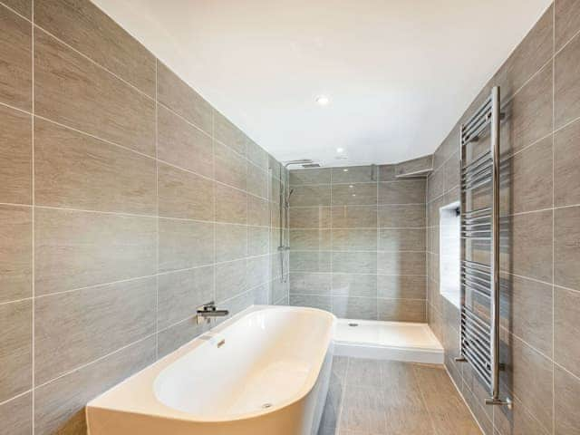 Master Bathroom | Park Cottage, Worlaby, near Louth