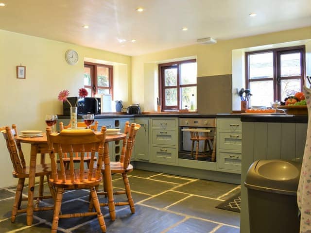 Kitchen | Crofter&rsquo;s Barn, Brentor