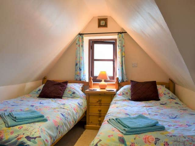 Twin bedroom | Crofter&rsquo;s Barn, Brentor