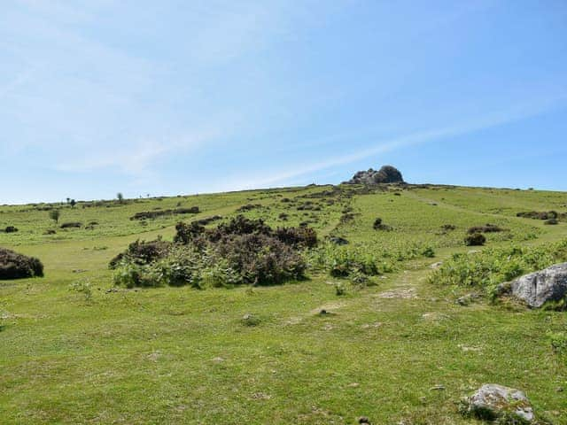 Surrounding area | Crofter&rsquo;s Barn, Brentor