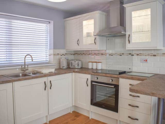 Kitchen area | Sea Breeze, Kessingland