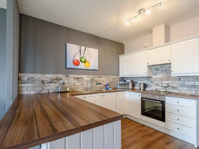 Kitchen area | Cottage 7 - Willow Lakes, Ashby cum Fenby