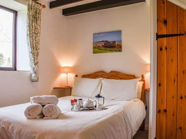 Double bedroom | Gowland Farm- Swallow&rsquo;s Folly - Gowland Farm, Cloughton, near Harwood Dale