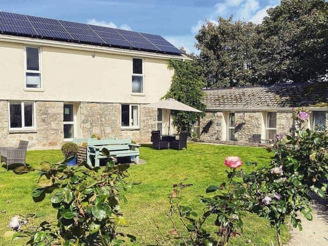 Setting | Higher Trewithen Holiday Cottages -The Cottage - Higher Trewithen Holiday Cottages, Sithians, near Falmouth