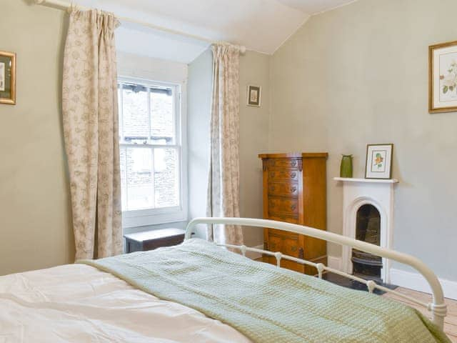 Double bedroom | Campbell Cottage, Windermere