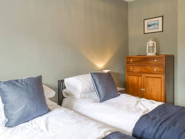 Twin bedroom | Campbell Cottage, Windermere