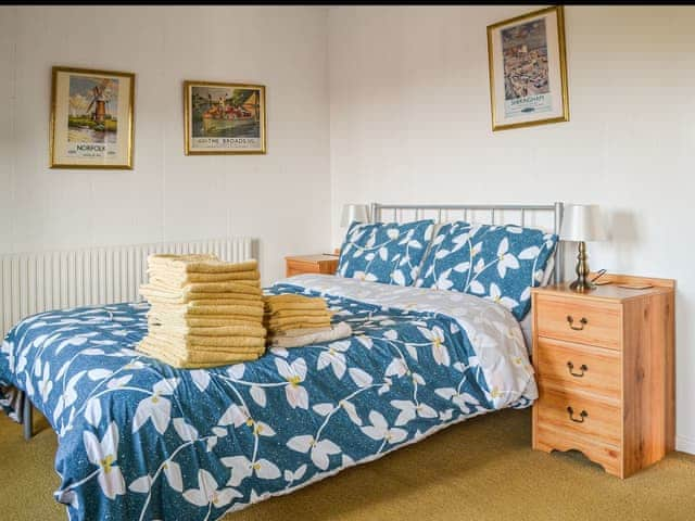 Double bedroom | Hoxne House, Weybourne