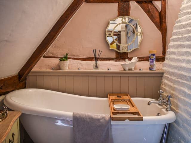 Bathroom | Shoemakers Cottage, Halesworth