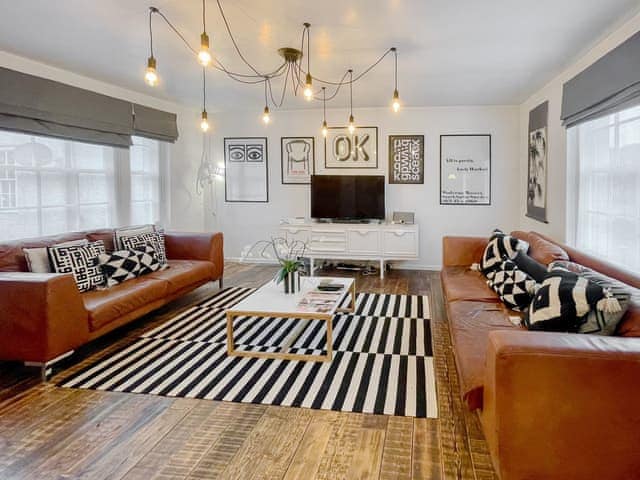 Living area | Gloucester Street - Gloucester Apartments, Bristol