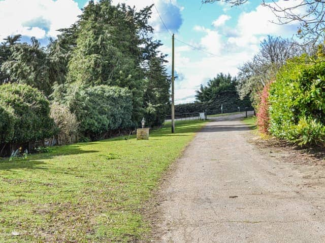 Driveway | The Pump House, Cawston