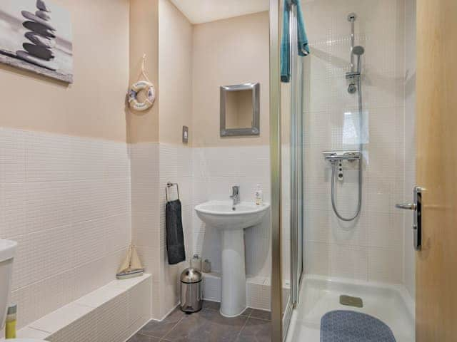 En-suite | Roman Quarter, Chichester