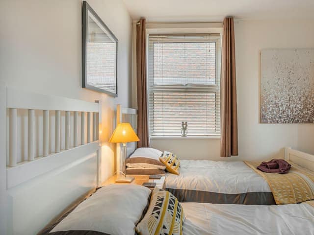 Twin bedroom | Roman Quarter, Chichester