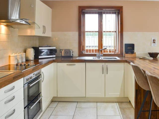 Kitchen area | George&rsquo;s Gaff - The Laurels, Near Skegness