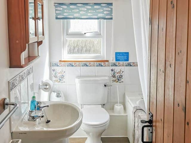 Bathroom | Owl Barn - Eaton Barn, Burmarsh, Romney Marsh