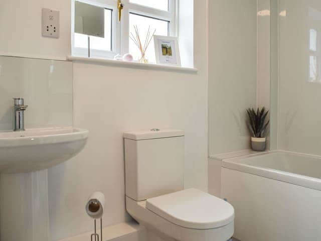 Bathroom | Primrose Cottage, Little Rissington, near Bourton on the Water