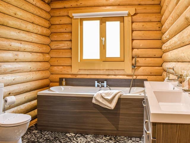 Bathroom | Arbeia Lodge - Vindomora Country Lodges, Ebchester, near Consett